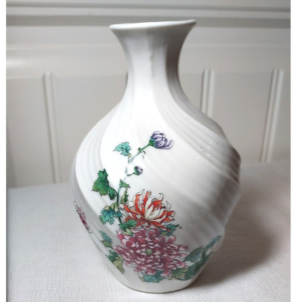 Toyo Chrysanthemum‎ Vase Home Decor Small White Pink Ribbed Swirl Japan Magie